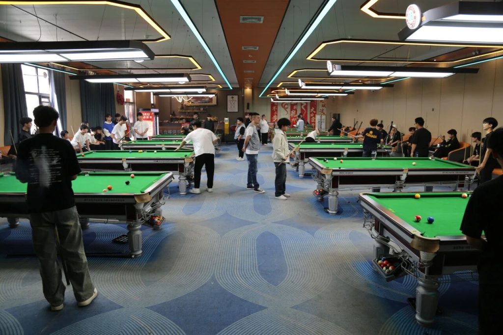焦作职工医学院台球比赛圆满收官，见证 “杆” 上精彩！