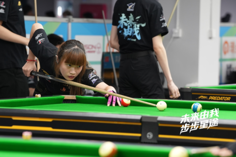 拒绝逆转！河南周口美少女吕紫悦守住星途首胜：美洲豹台球桌走线顺畅！