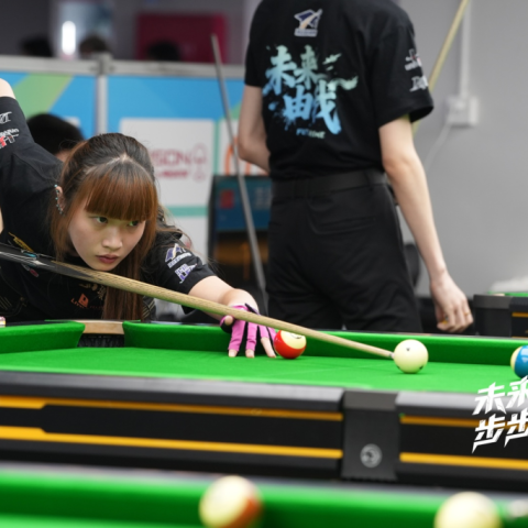 拒绝逆转！河南周口美少女吕紫悦守住星途首胜：美洲豹台球桌走线顺畅！
